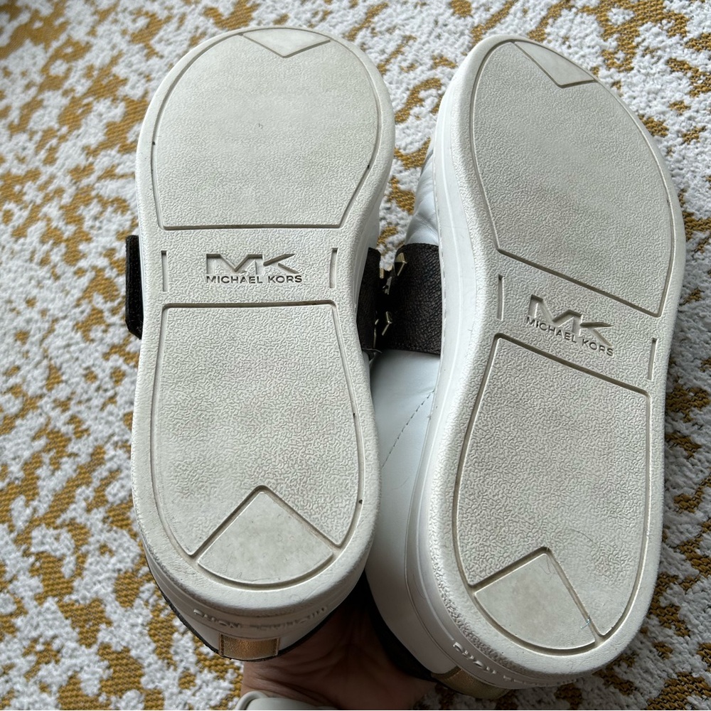 Michael Kors Kenna Sneaker - Picture 8 of 9
